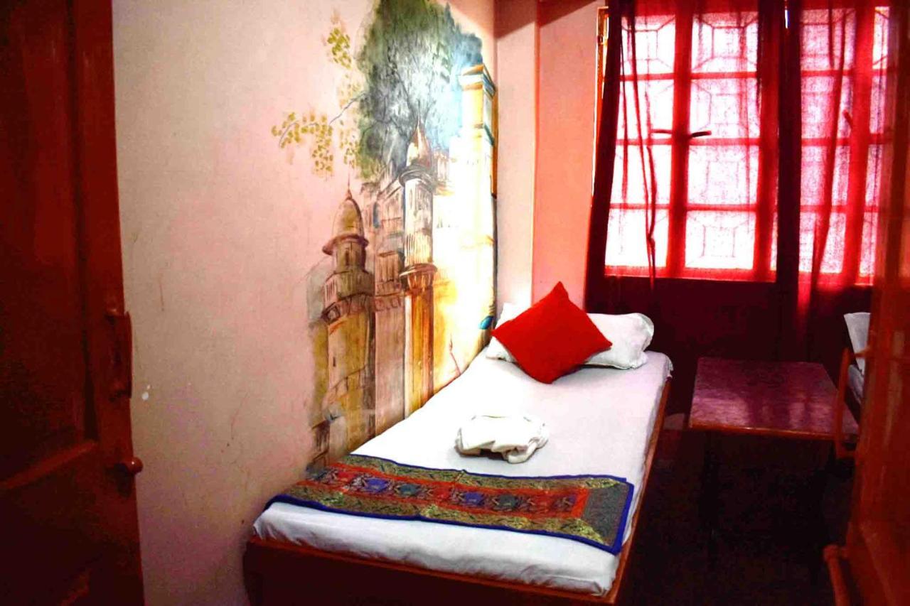 Family Guest House Varanasi Exterior foto