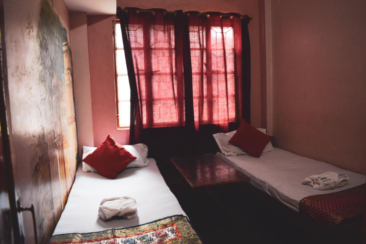 Family Guest House Varanasi Exterior foto