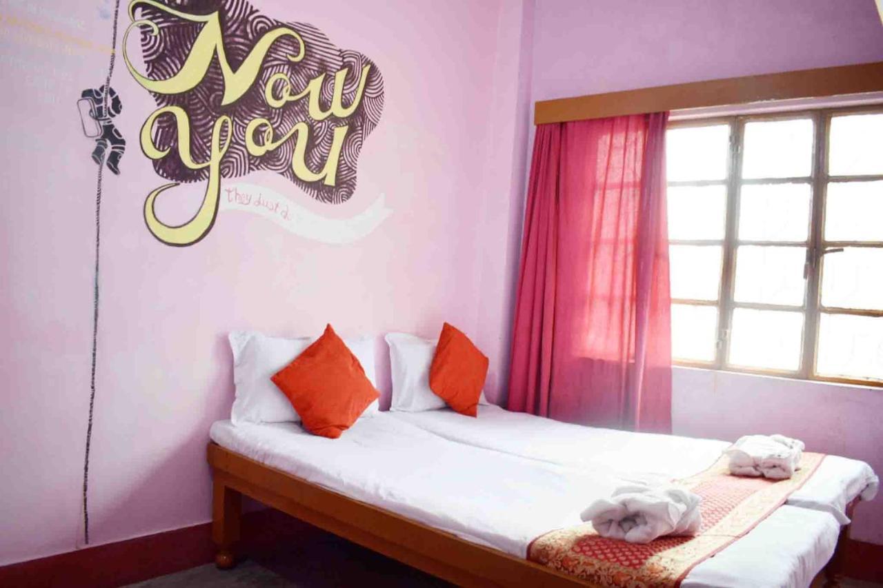 Family Guest House Varanasi Exterior foto