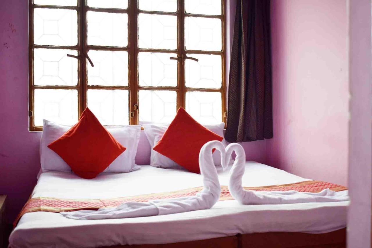 Family Guest House Varanasi Exterior foto