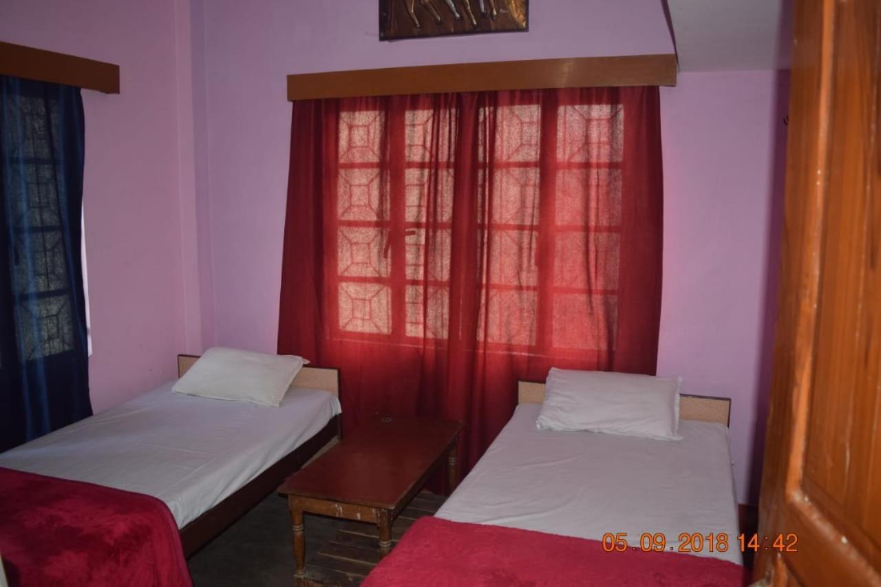 Family Guest House Varanasi Exterior foto
